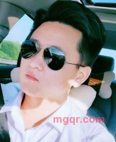浅灰色的第1张照片