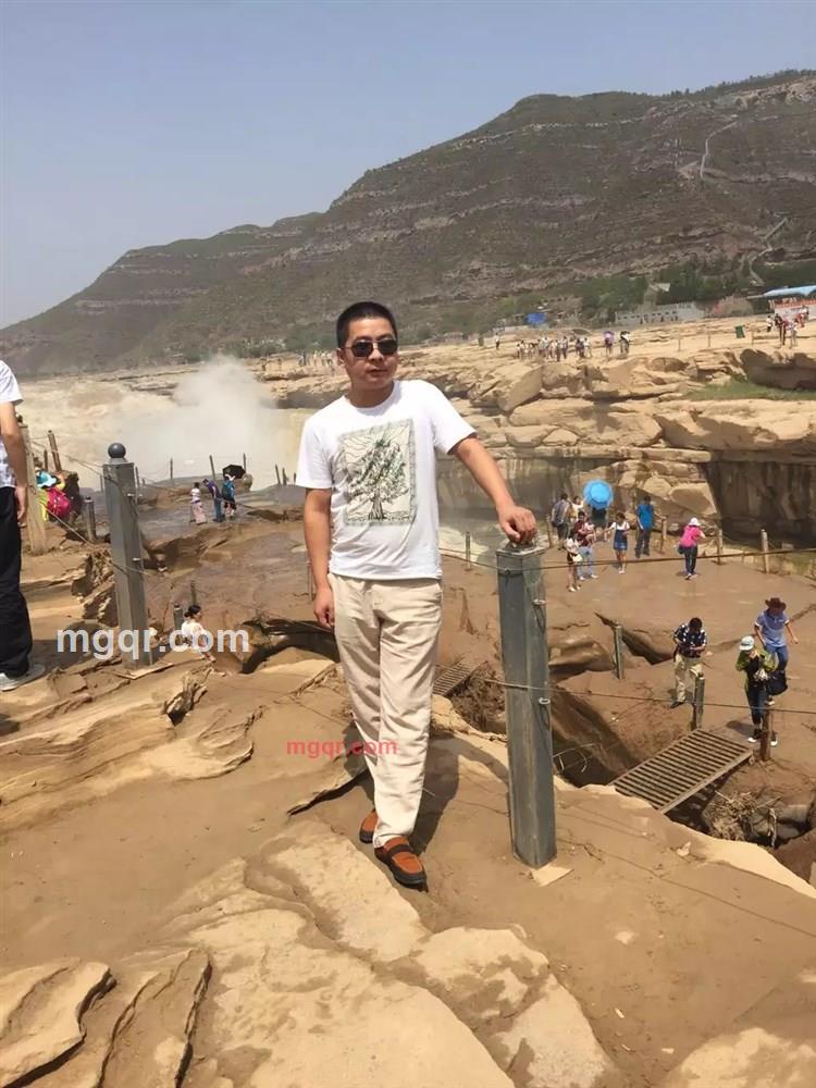 陌生的情侣的第1张照片