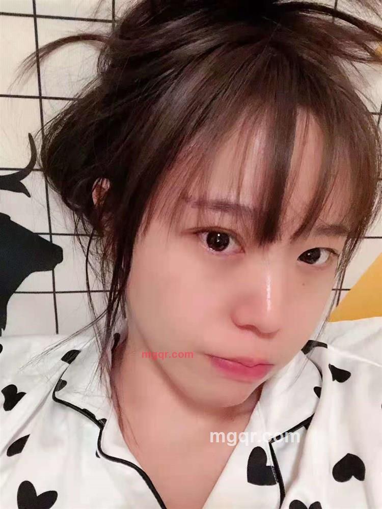 小魔女呢的第1张照片