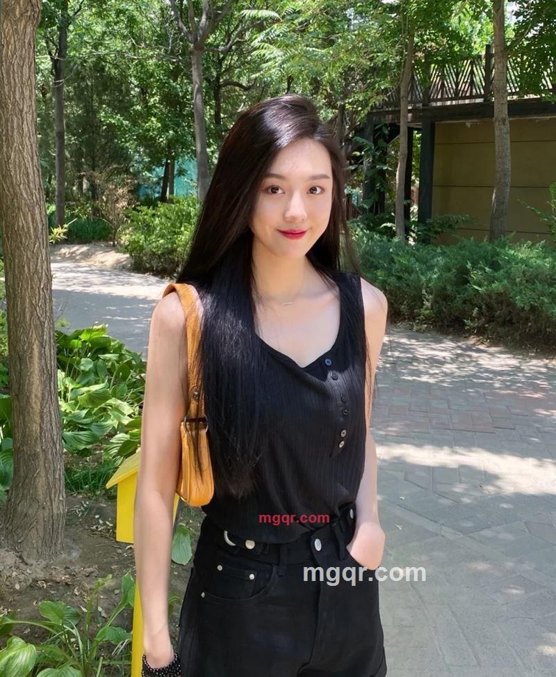 绽放的小草的第4张照片