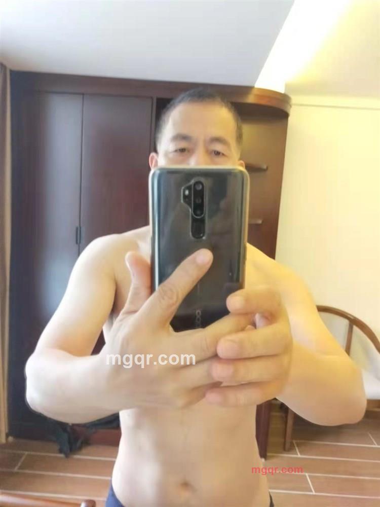 给力的大男人的第2张照片