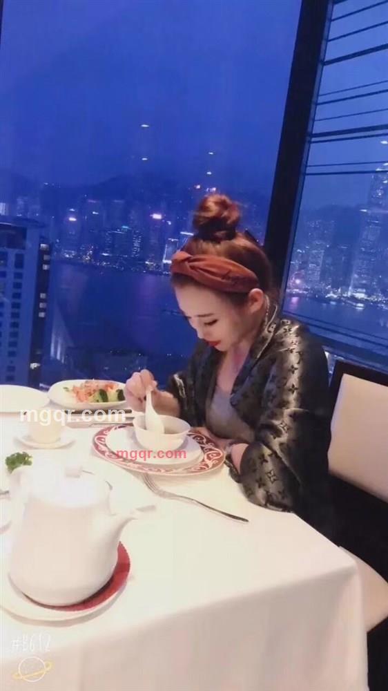 媚眼如丝的第2张照片