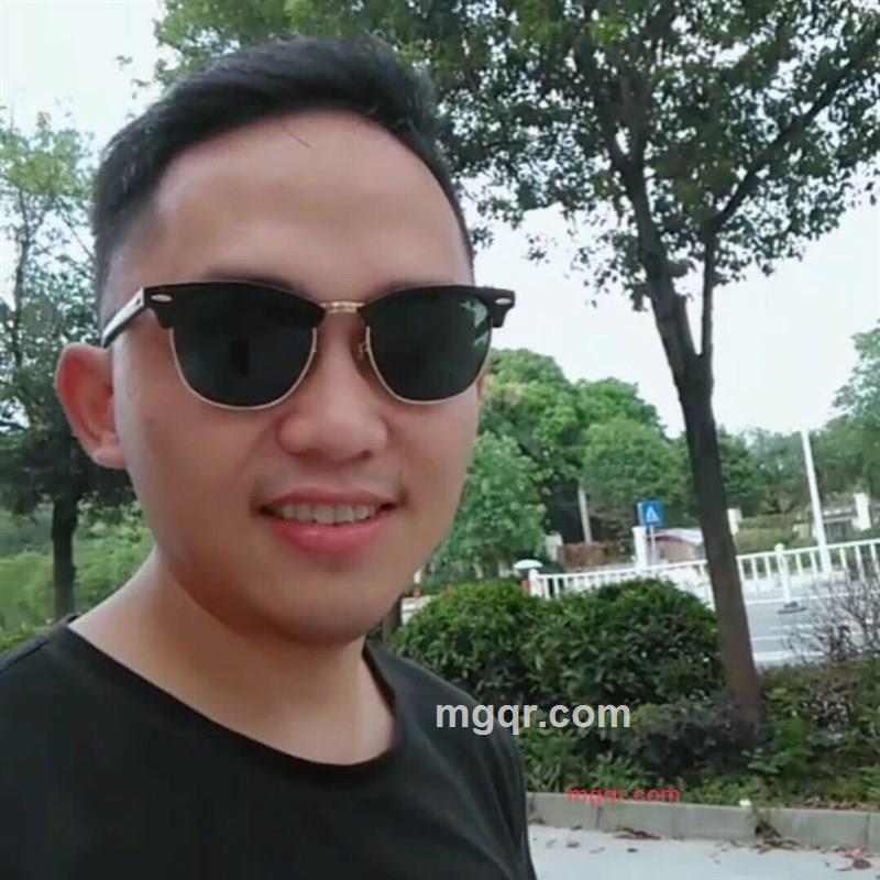 帅气白领的第1张照片