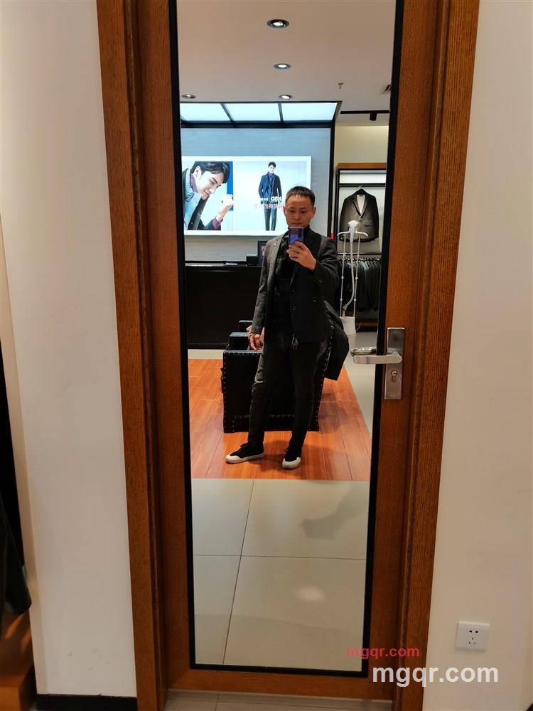 寂寞点烟的第1张照片