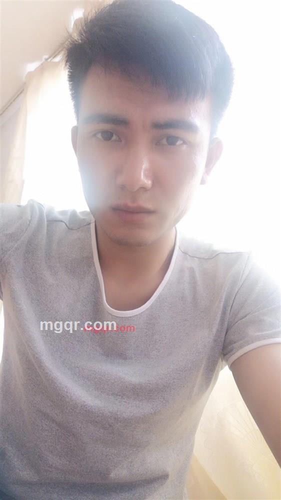 、雨中漫步的第1张照片