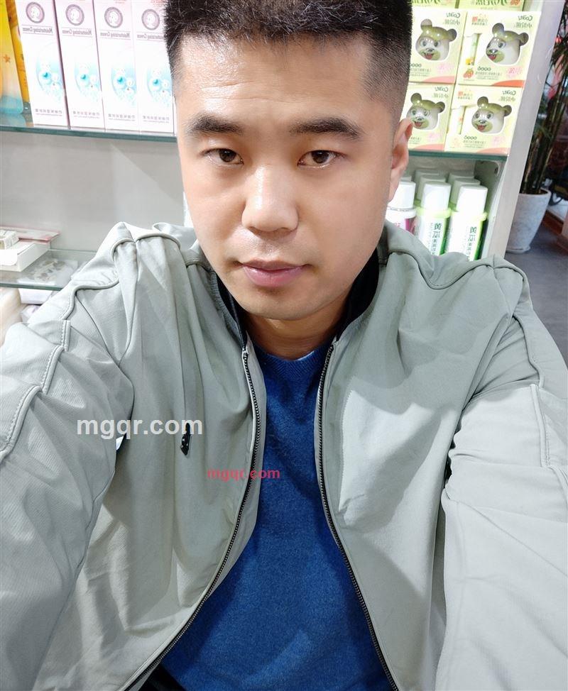 街尾唱情歌的第1张照片