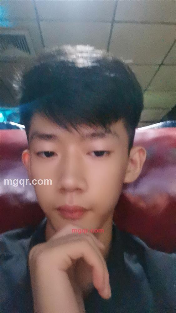 小*男的第1张照片