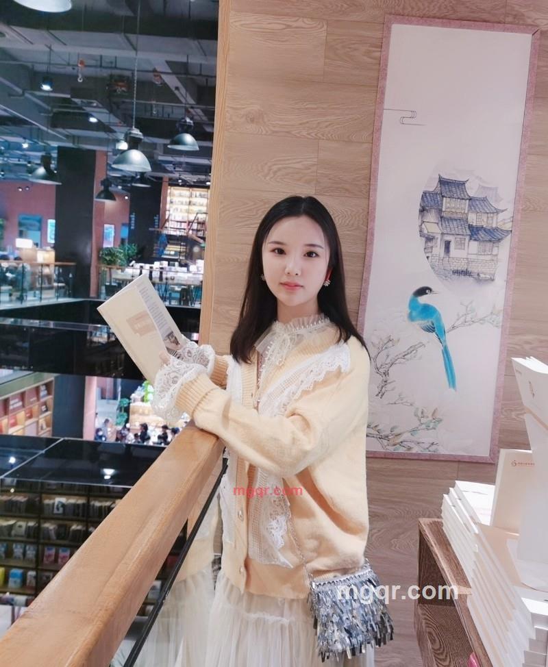 平凡的女孩的第1张照片