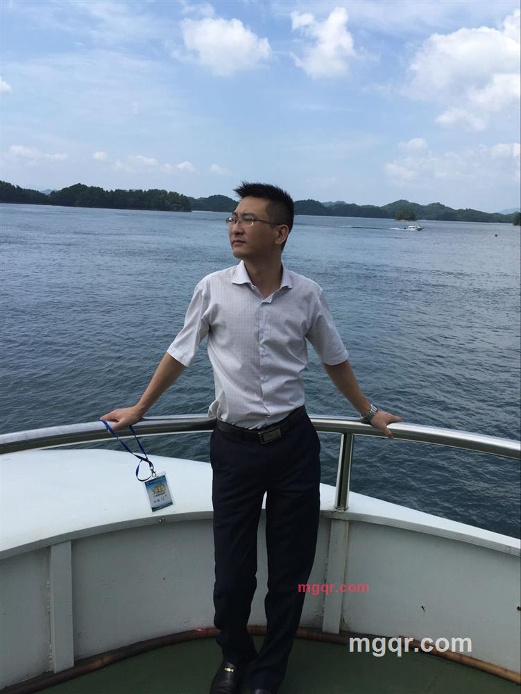 疯狂亚当的第3张照片