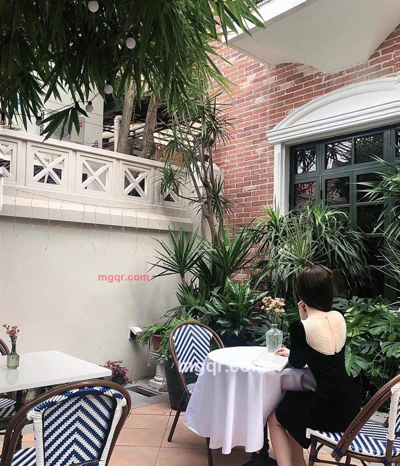 爱笑的小姐姐的第1张照片