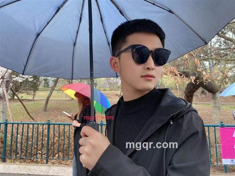 九亿少女春梦的第1张照片