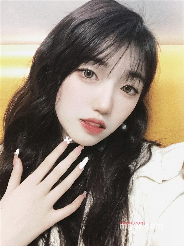 辣妹超甜的第3张照片