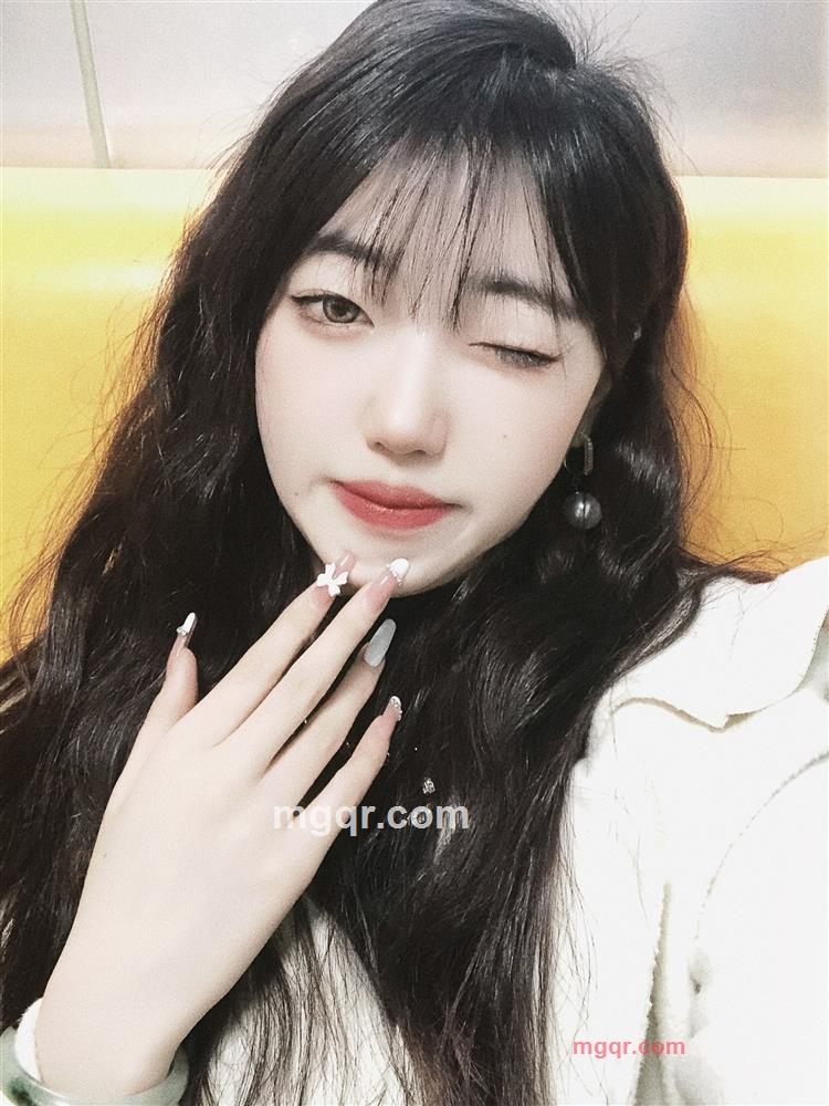 辣妹超甜的第1张照片