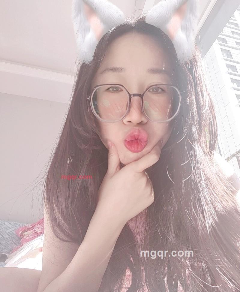 小鲸鱼的第6张照片