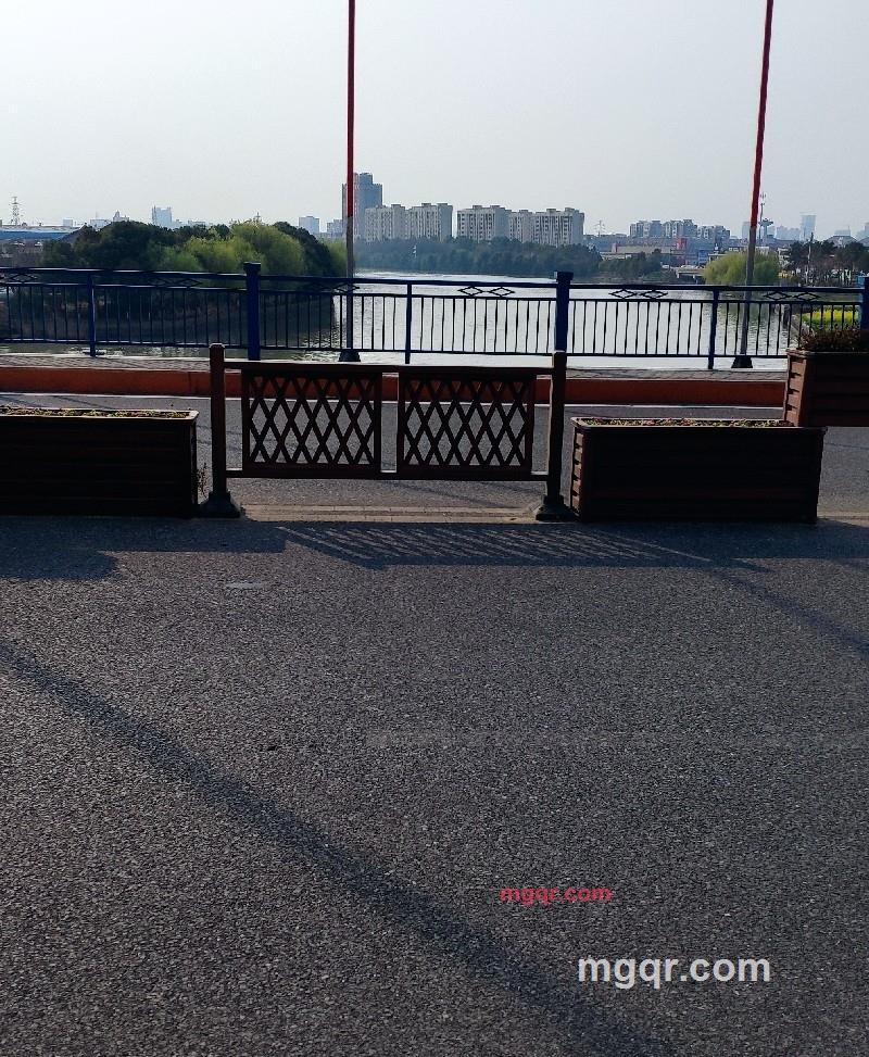 风雨人生的第2张照片