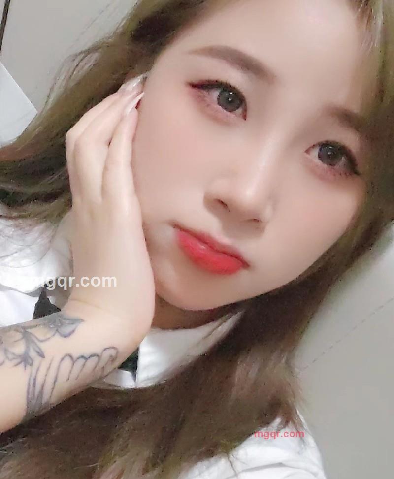 树上的小苹果的第3张照片