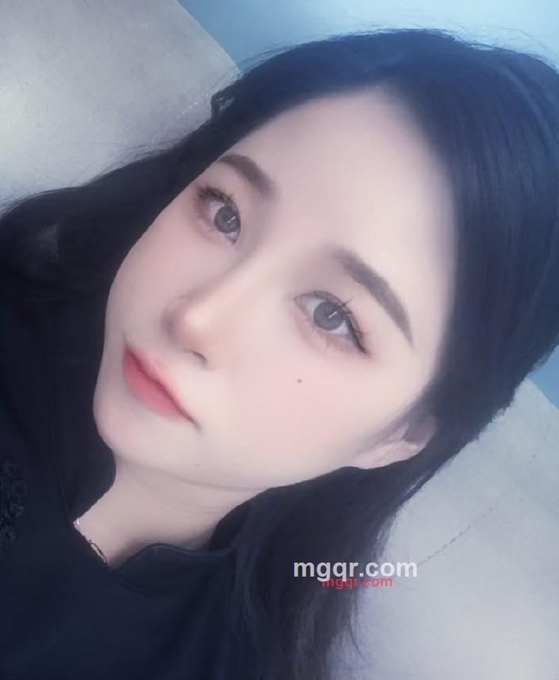 树上的小苹果的第2张照片