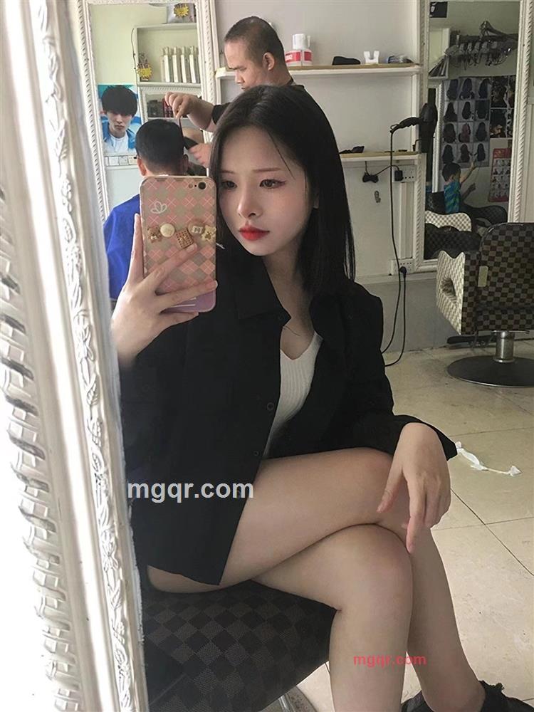 爱笑的小姑凉的第2张照片