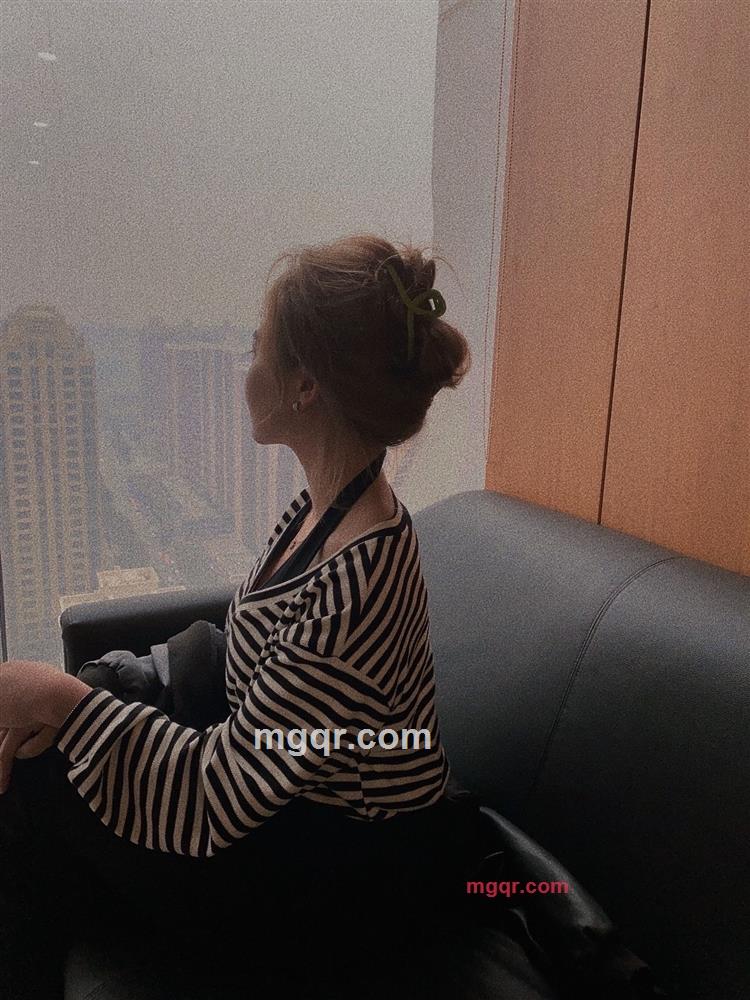 性感的铁链??的第1张照片