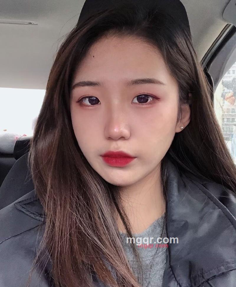 吻过路人的第1张照片