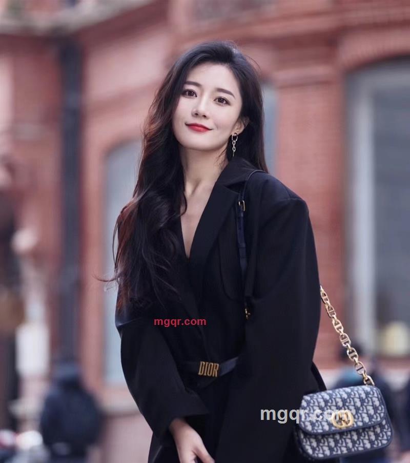 淡然一笑的第1张照片