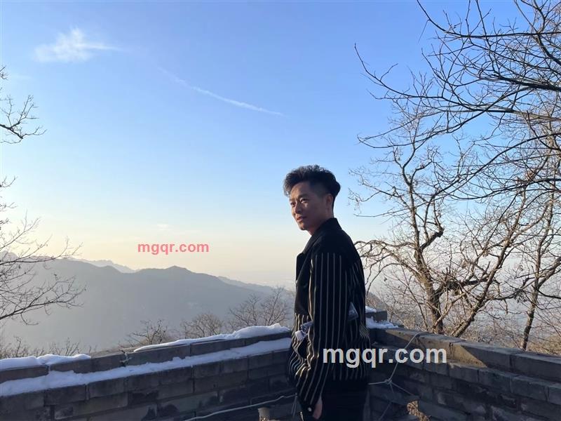 残阳逐月的第2张照片