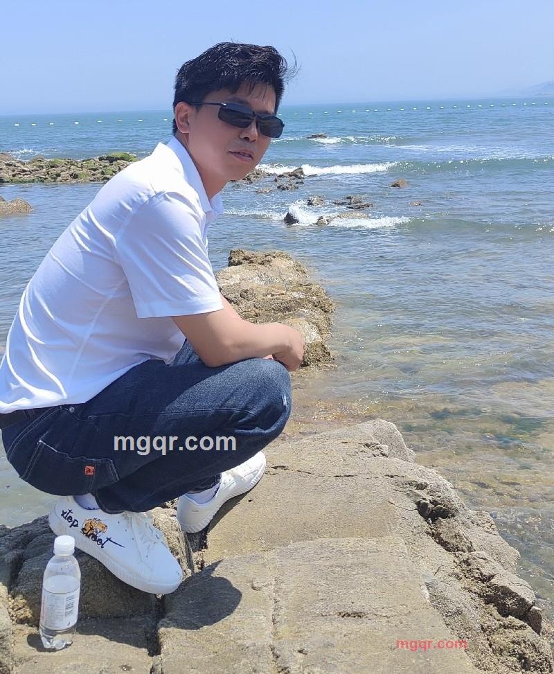 左右疯狂的第2张照片