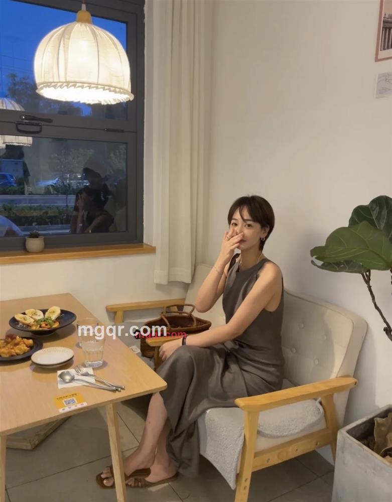 哥哥别管她的第2张照片