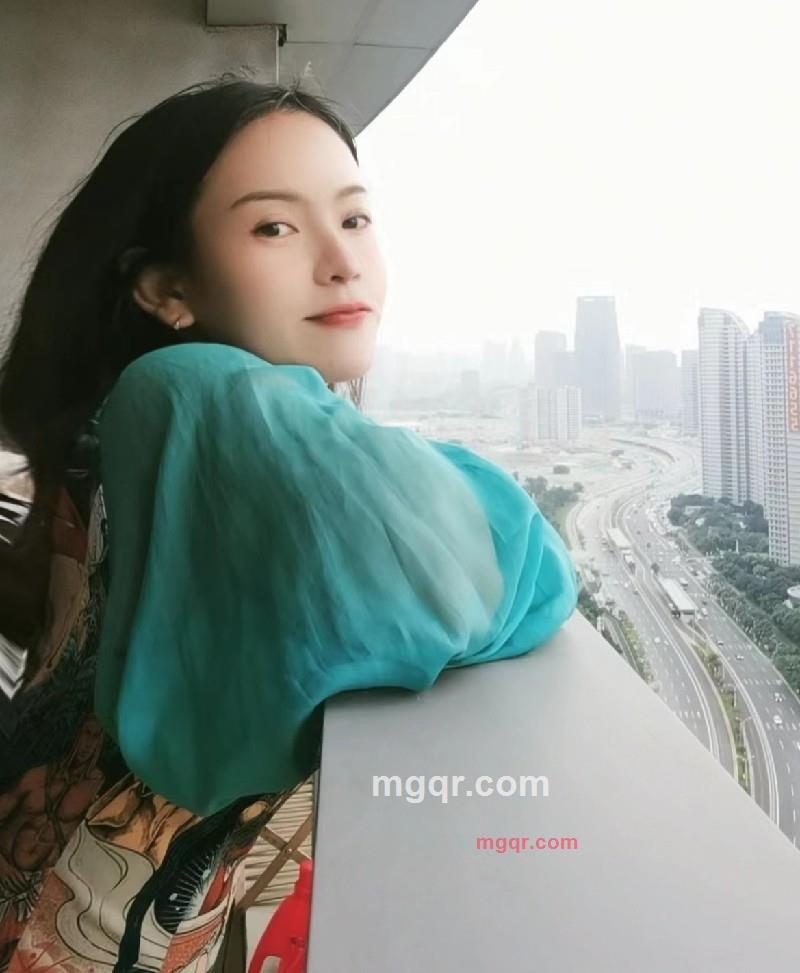 爱妃的第3张照片