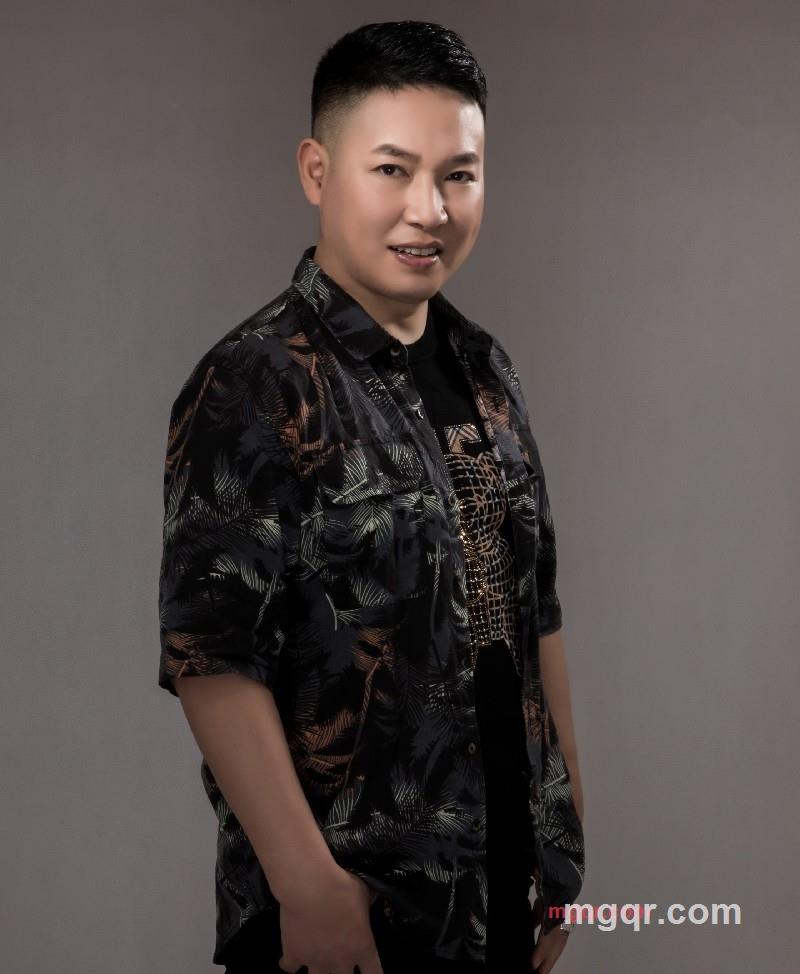 阳光总裁的第14张照片