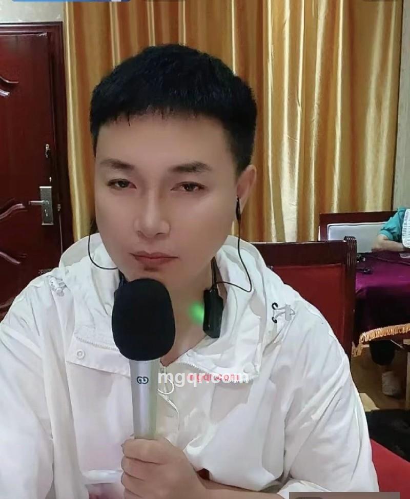 阳光总裁的第13张照片