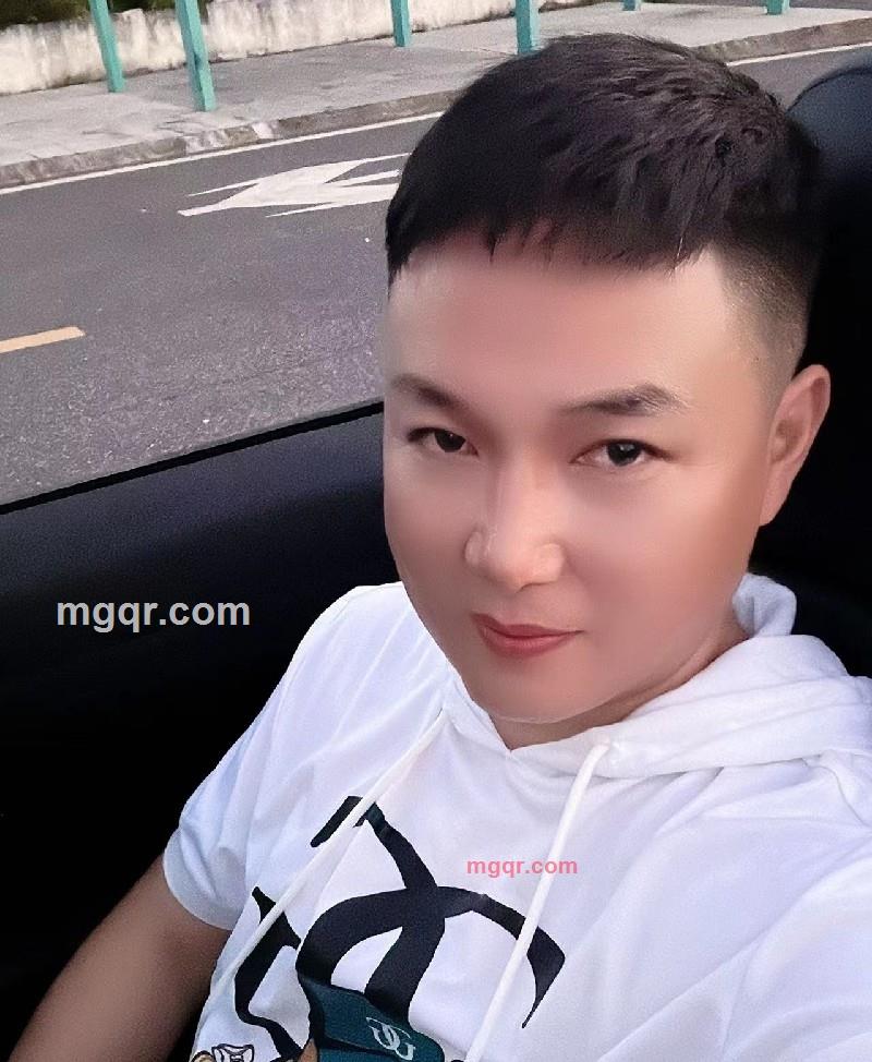 阳光总裁的第3张照片