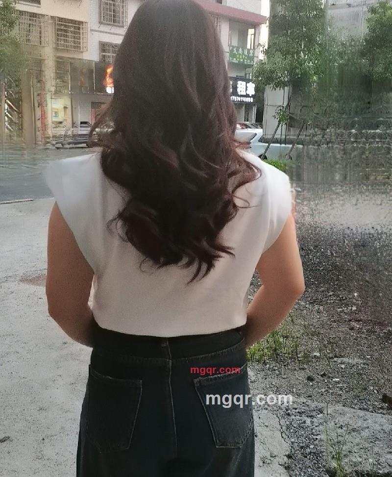 漂亮美眉的第8张照片