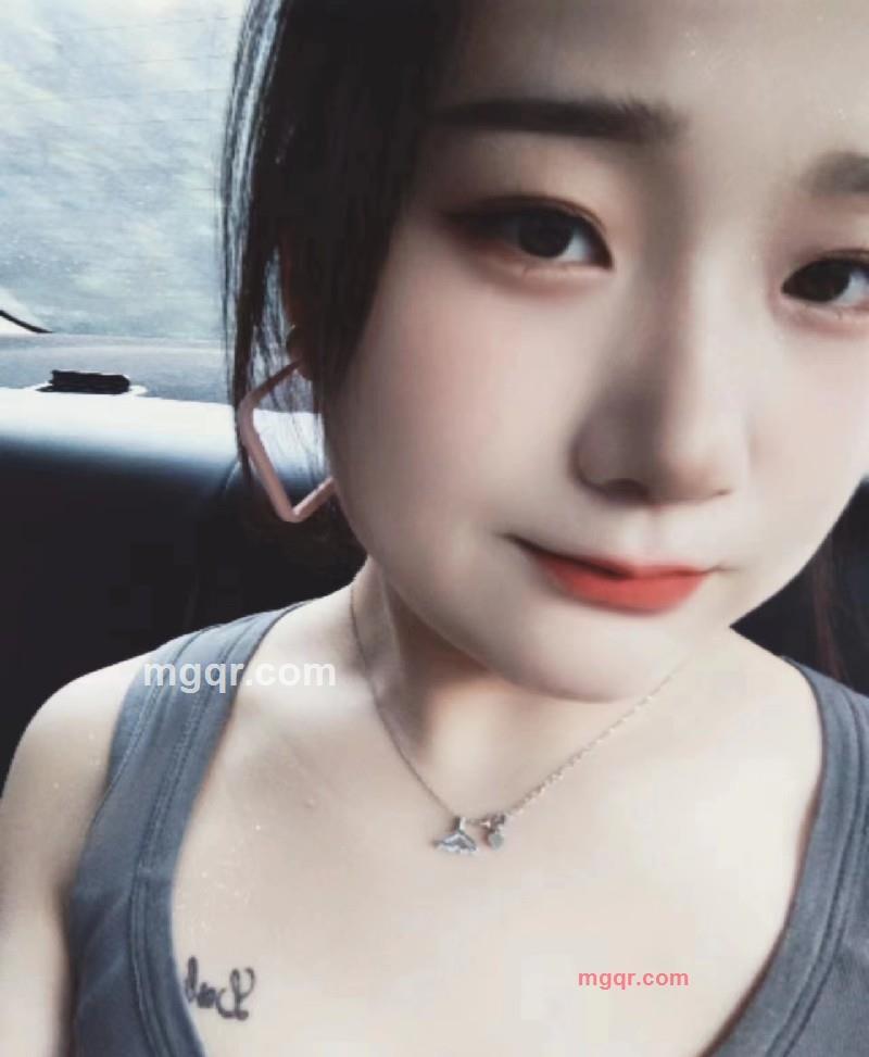 小莉娜的第1张照片