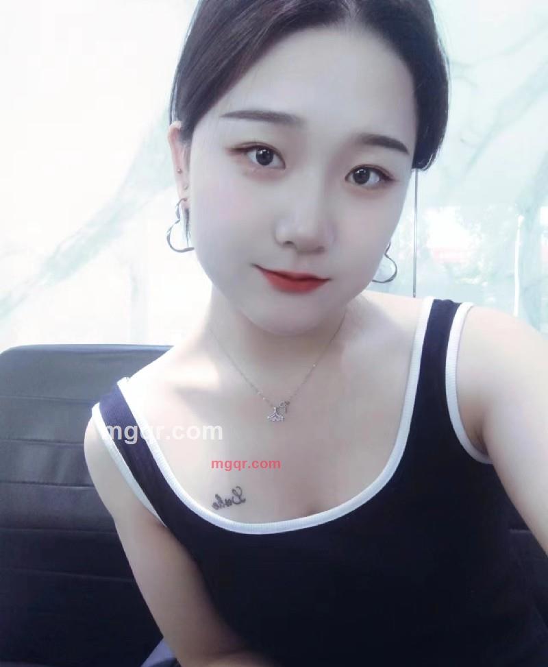 小莉娜的第2张照片