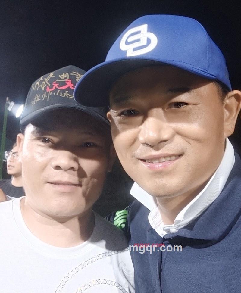 晒得乌漆麻黑的第9张照片