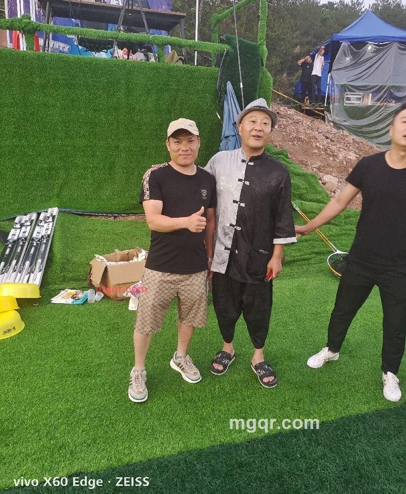 晒得乌漆麻黑的第6张照片