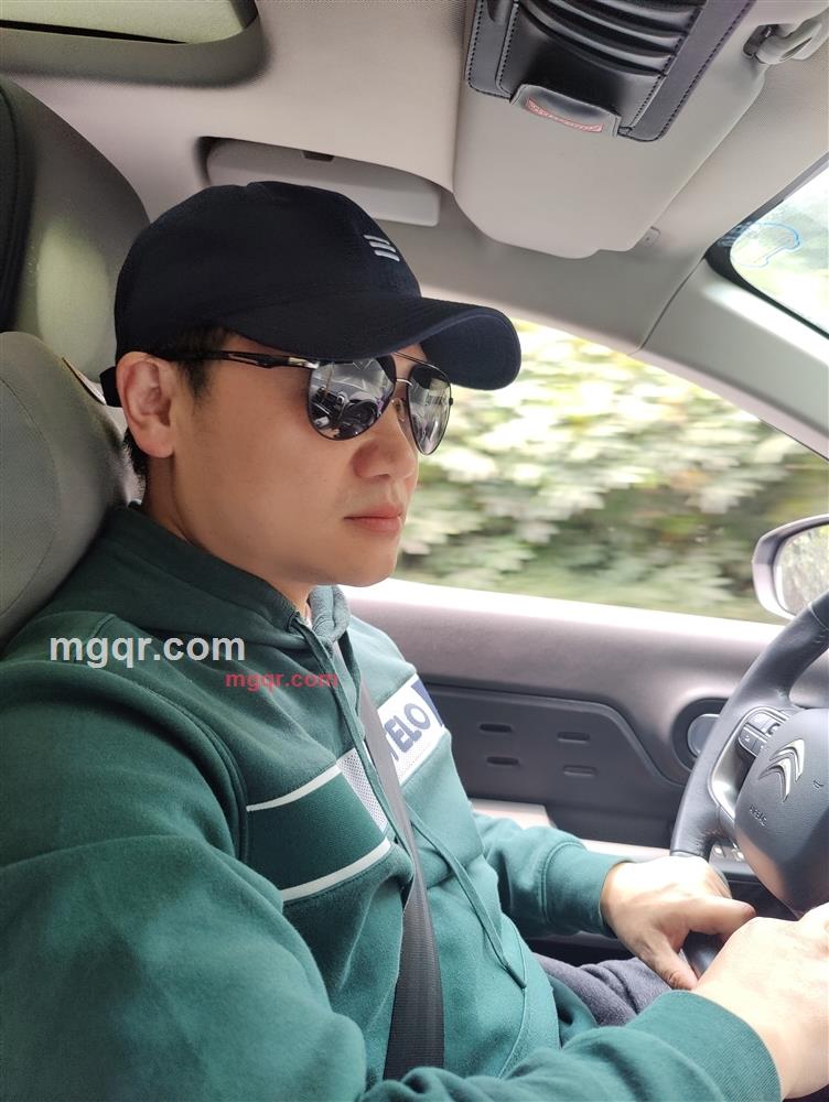 天生就硬的第2张照片