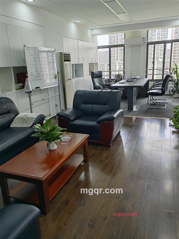 高端男士的第2张照片