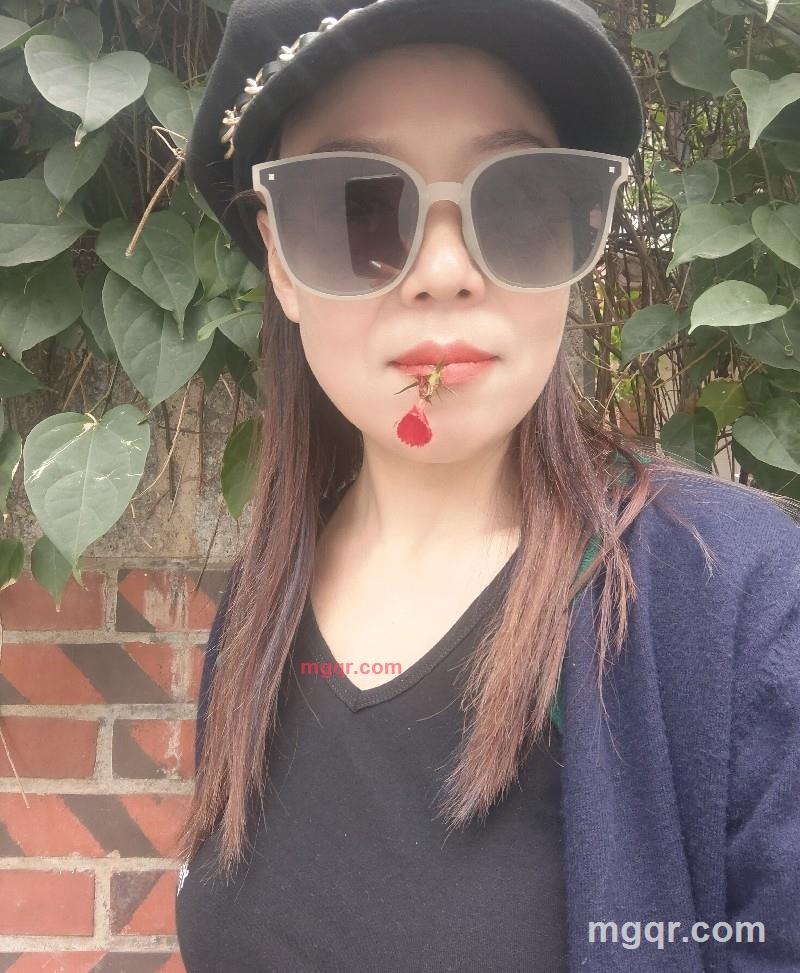 女巫的黑猫的第1张照片