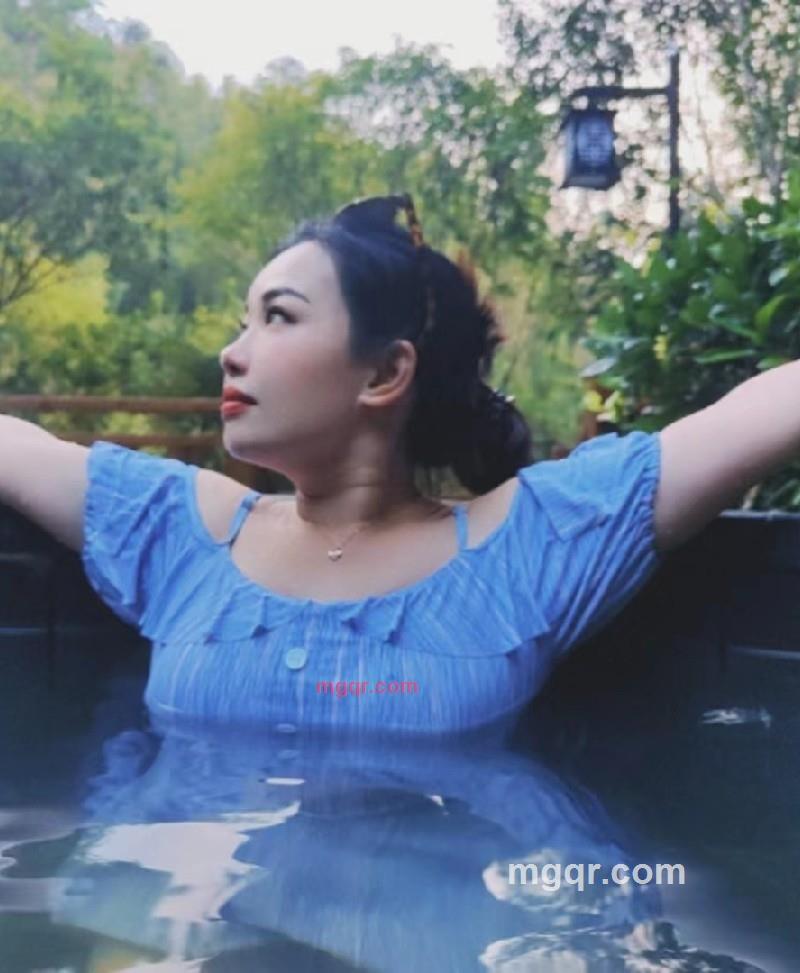 漂亮美眉的第3张照片