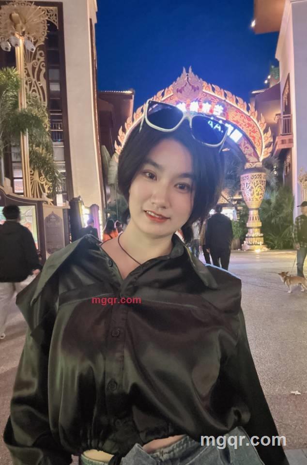 傲娇?? 小婷妞 ??的第2张照片