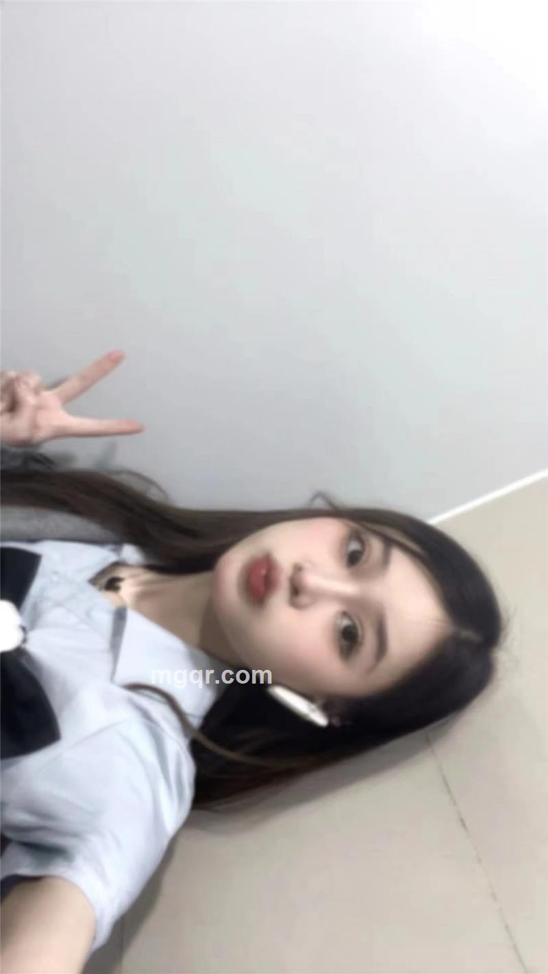 玲珑い美少女的第1张照片