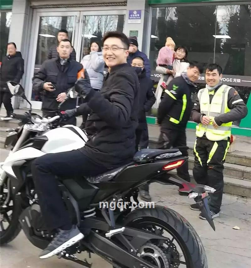 一如既往的第1张照片