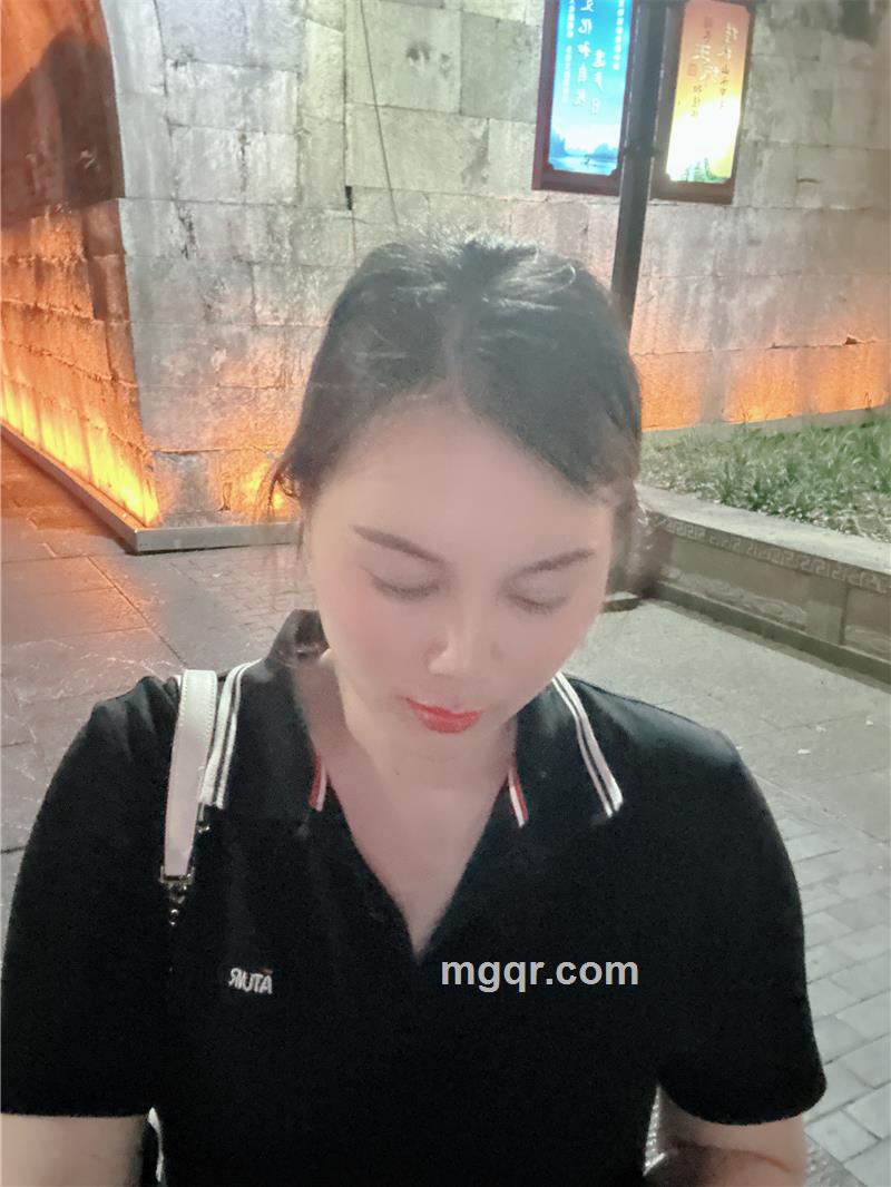 深夜的我的第1张照片