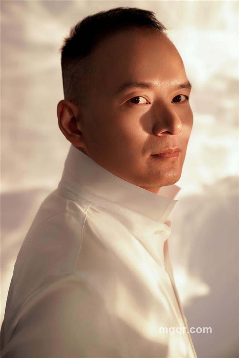 心怀荣耀的第3张照片