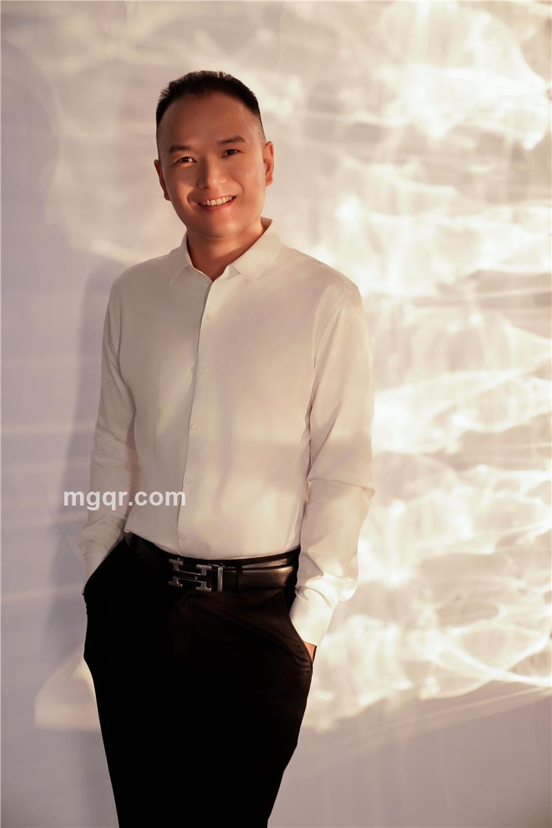 心怀荣耀的第2张照片