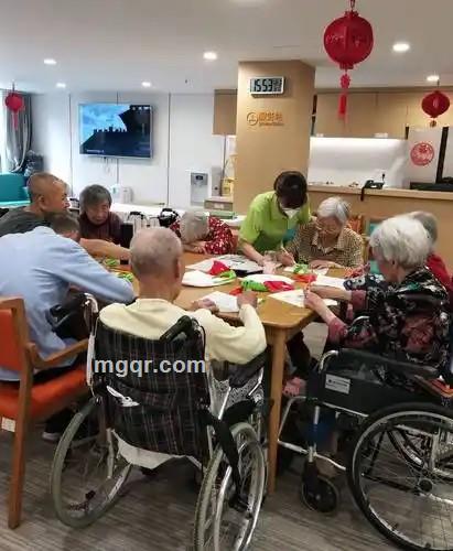 招财猫的小铃铛的第2张照片