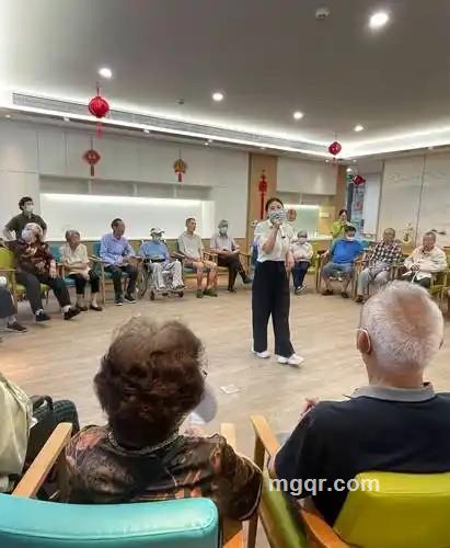 招财猫的小铃铛的第1张照片