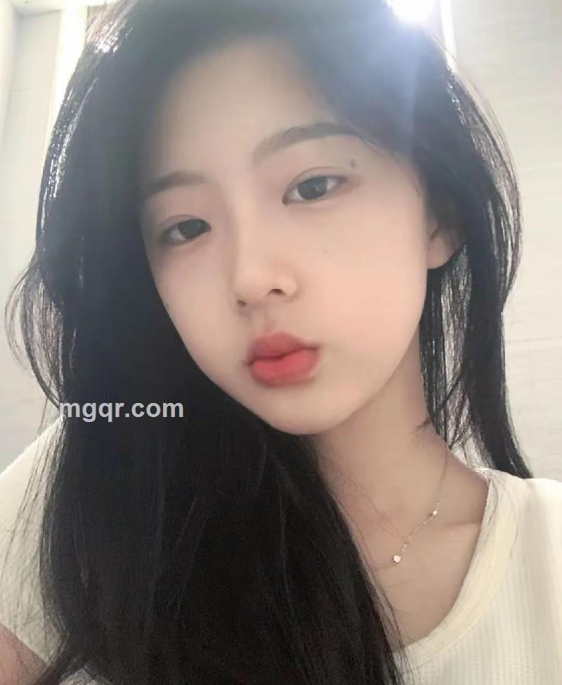 草莓味的小仙女的第2张照片